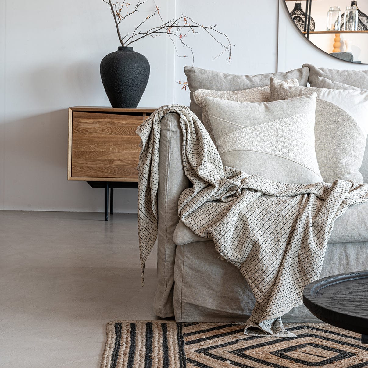 Fouta Throw Dotted Line | Natural/Black 130x180cm - Image 3