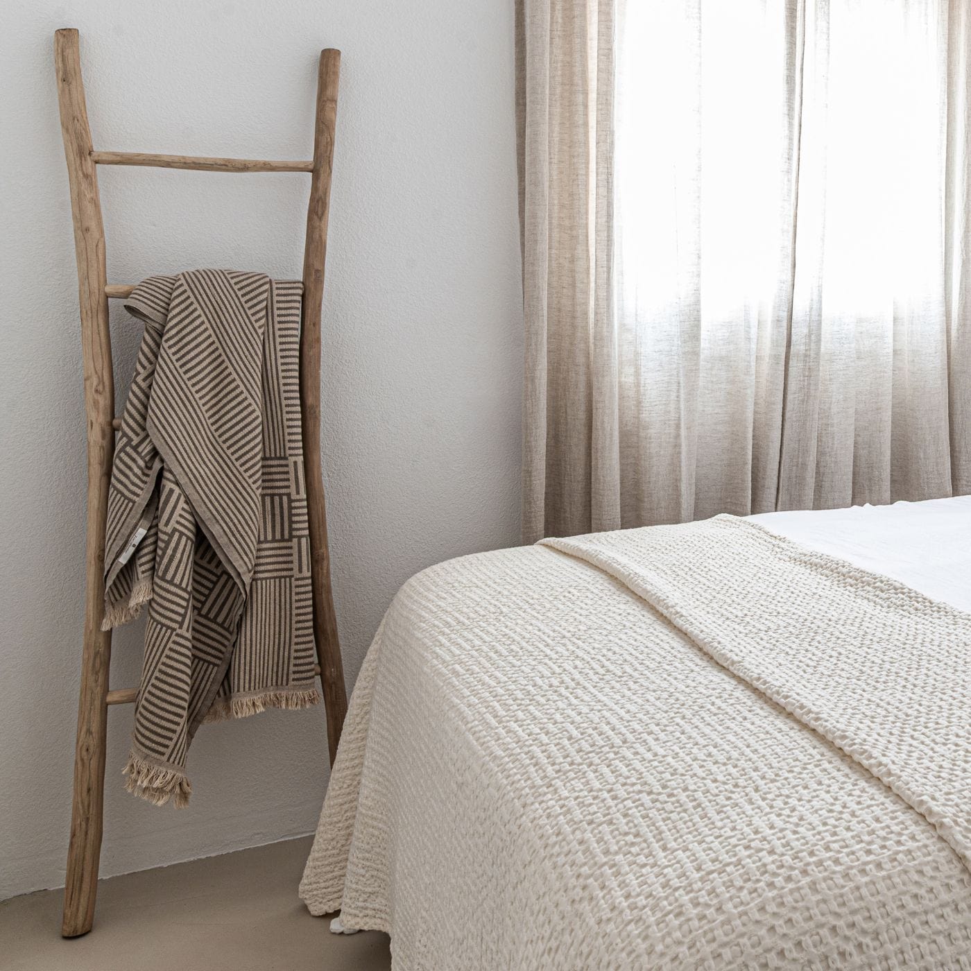 Freya Teak Ladder & Towel Holder | 165cm - Image 2