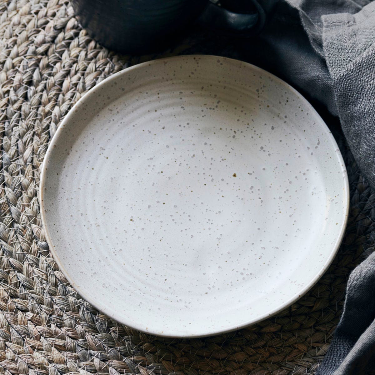 Pion Stoneware Cake Plate | White/Grey 16.5x2.5cm - Image 3