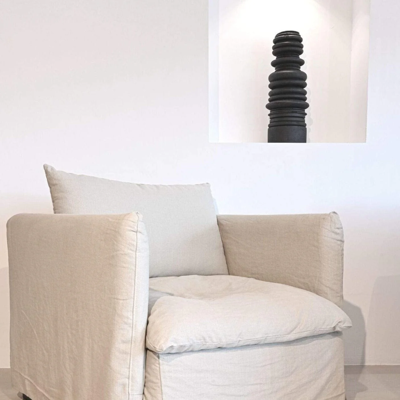 Tarifa Linen Single Sofa - Image 4